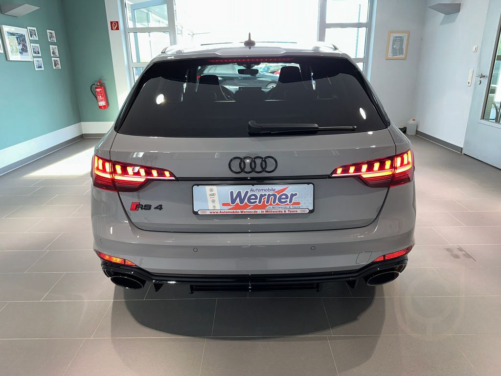 Audi RS 4 Avant 450PS Black PanoDach B&O HUD