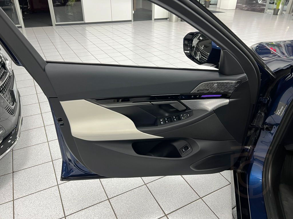 BMW 540 d xDrive M-Sport*HUD*PANO*B&W*KEYL*AHK*360°