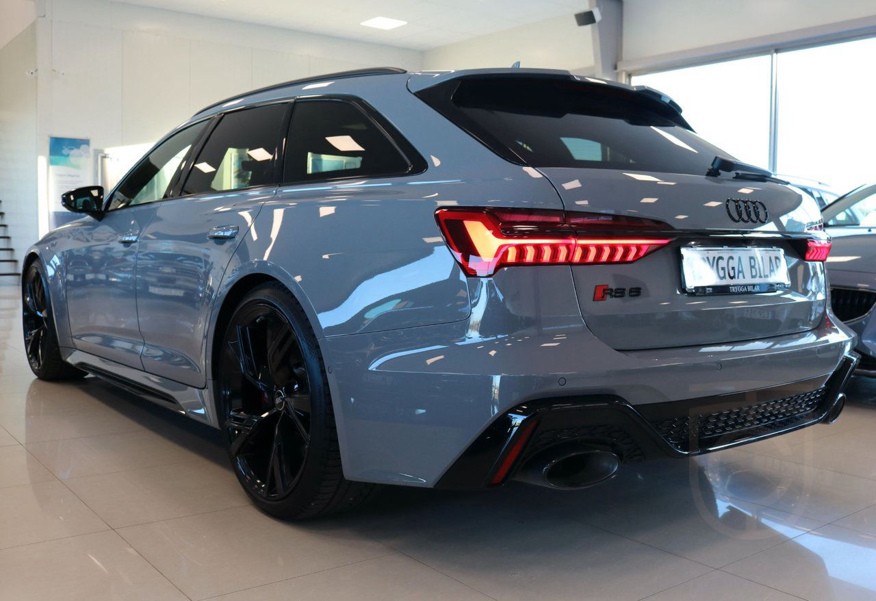 Audi RS6 Avant 22"