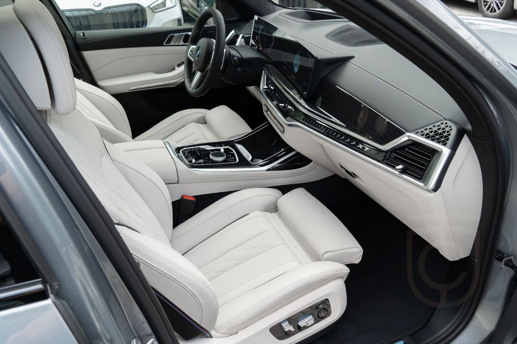 BMW X7 40d M SPORT.SOFTC.LUFTF.PANO.DR.ASS.AHK.5/100