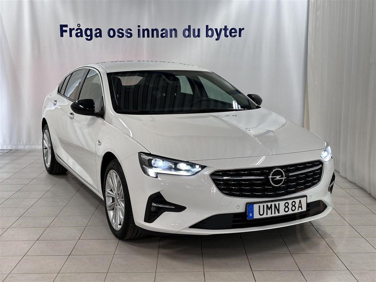 Opel Insignia GS BUSINESS ELEGANCE D174 AT8