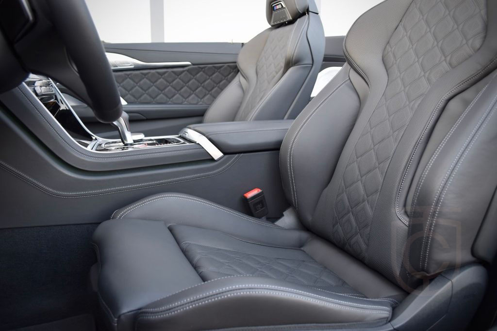 BMW M8 CABRIO COMPETITION AMBIENTE 360KAMERA B&W 19%