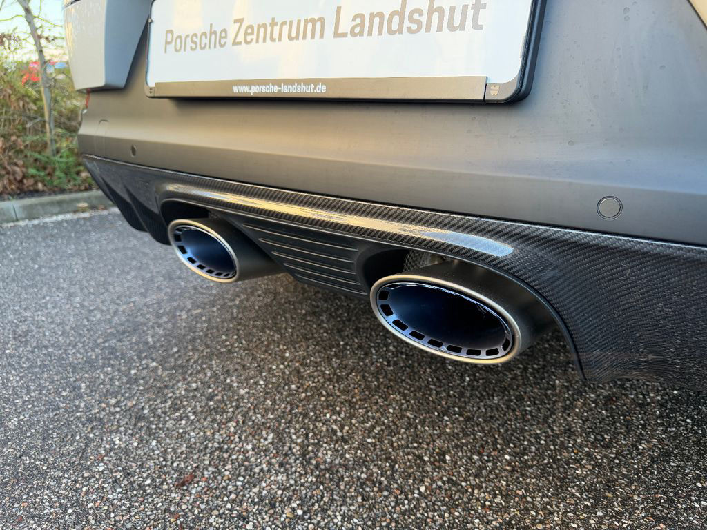 Porsche Cayenne Turbo E-Hybrid Coupe mit GT-Paket | PDCC