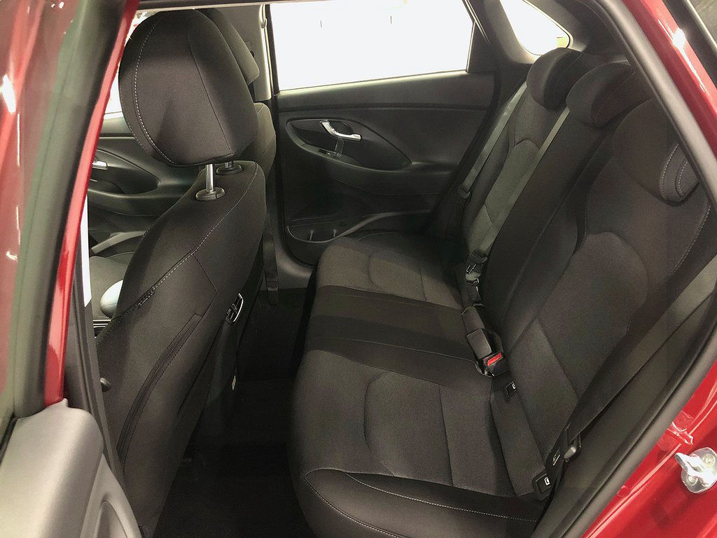 Hyundai i30 Essential/ Aut/ 120HK/ Hybrid