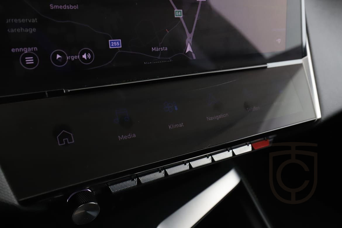 Peugeot 408 Plug-In Hybrid 225 EAT 166kW 2022