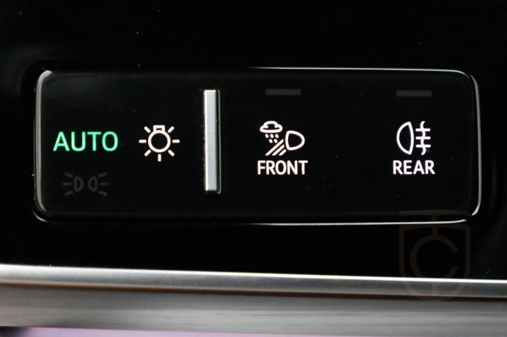 Audi Q8 55 TFSIe quattro AHK Matrix HUD 360° Luft ACC