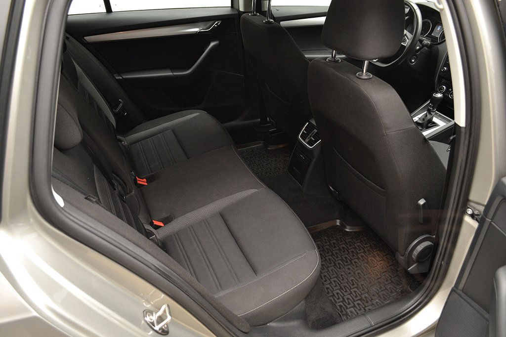 Skoda Octavia Kombi TSI 115 DSG Amb Drag Webasto