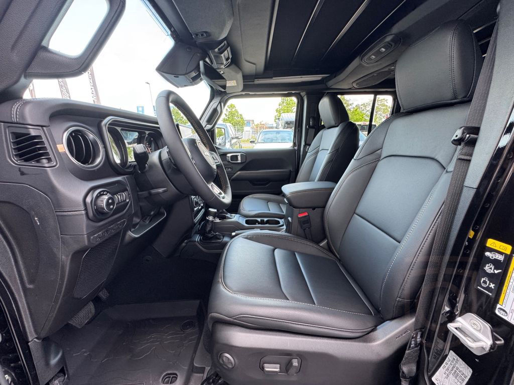 Jeep Wrangler 2.0 Unlim. Sahara Umbau Hoch + Breit SK
