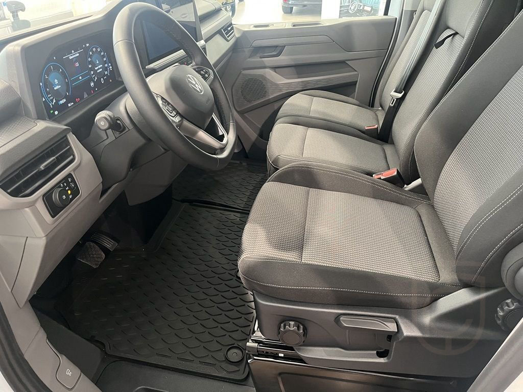 Volkswagen T7 2.0 TDI FWD