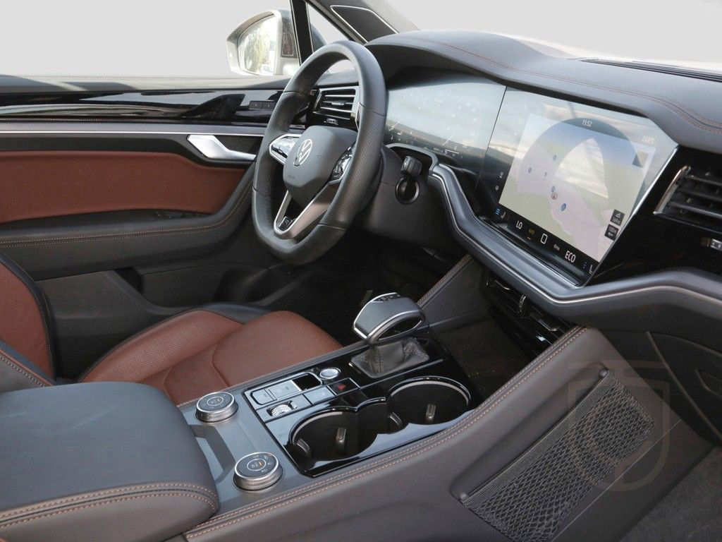 Volkswagen Touareg 3.0 V6 TSI 4M R-Line PANO AHK 360° STHZ