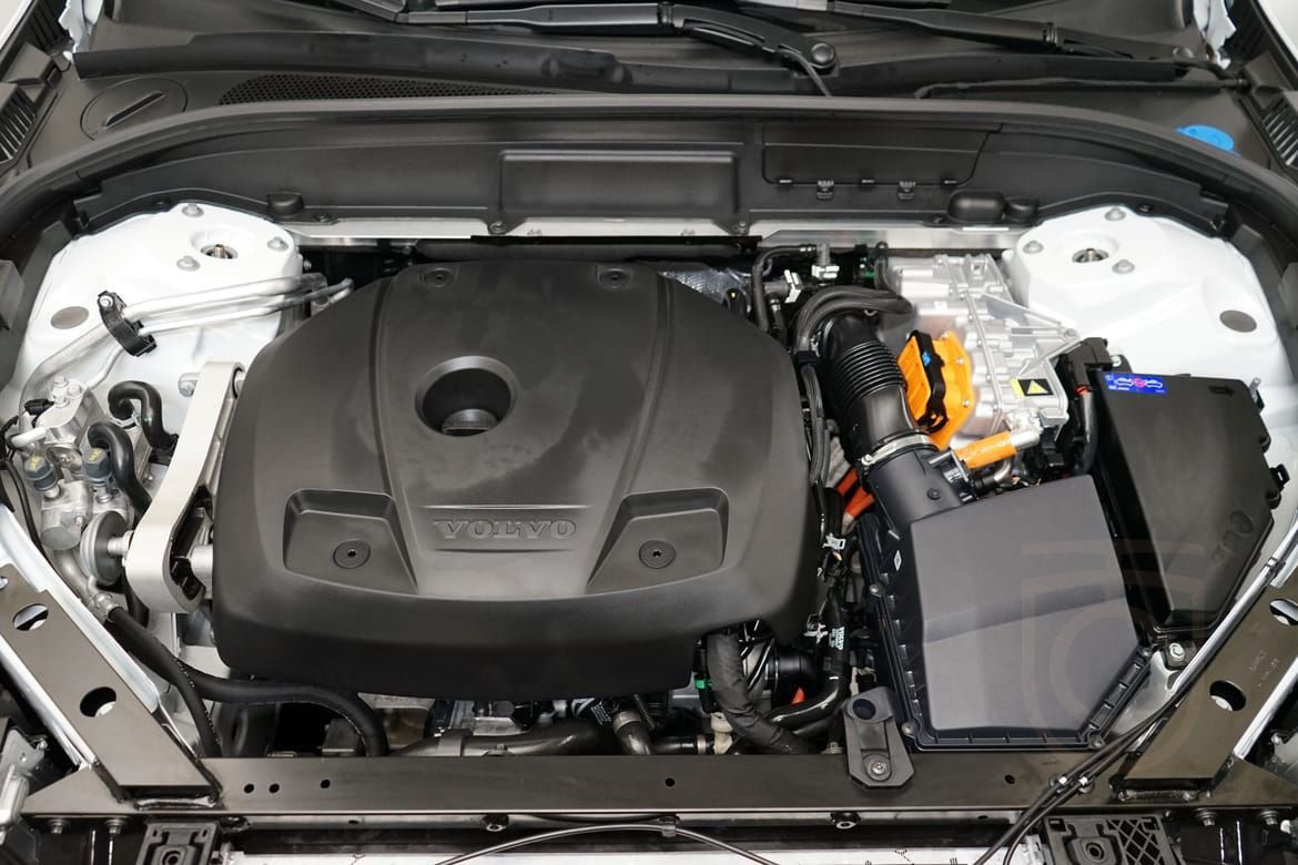 Volvo XC60 T6 Plus Dark Edition,Taklucka, on call