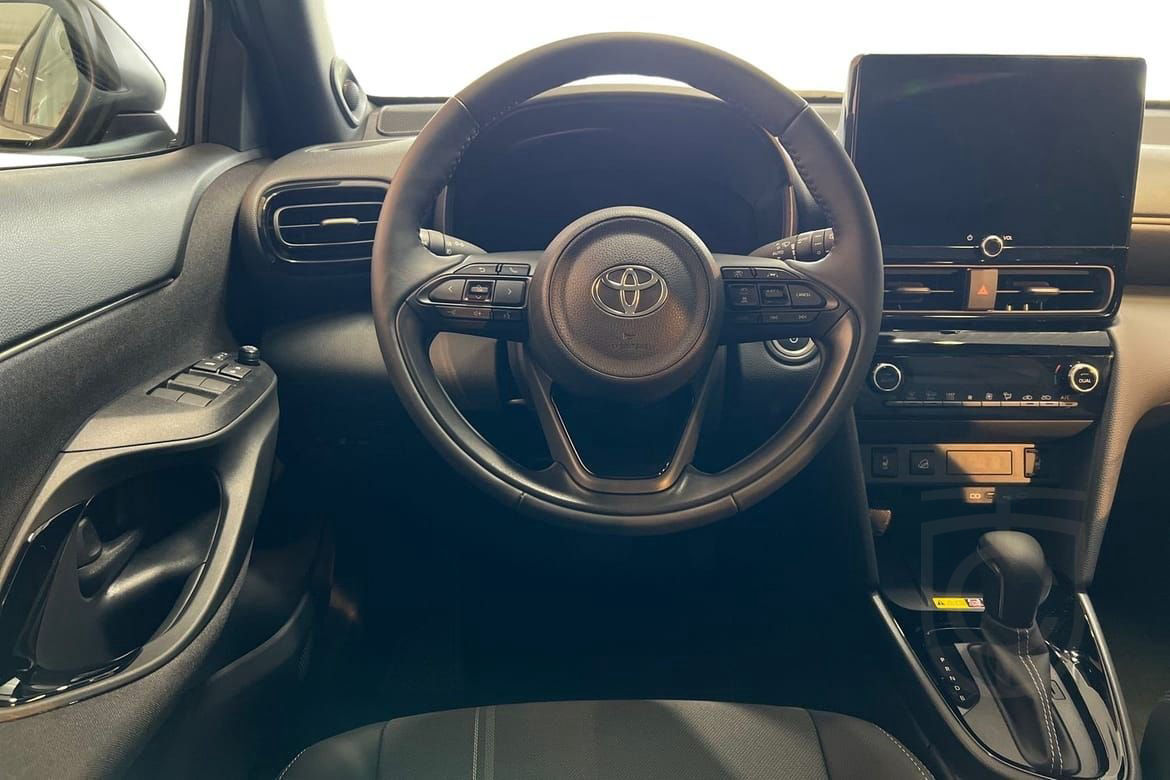 Toyota Yaris Cross Hybrid 130 AWD-i 1,5 PREMIERE EDITION PAN