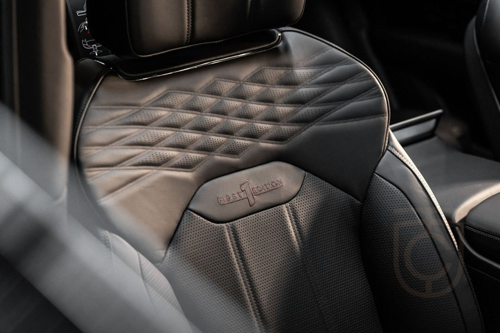 Bentley Bentayga V8 Azure EWB |First Edition|Black Line|