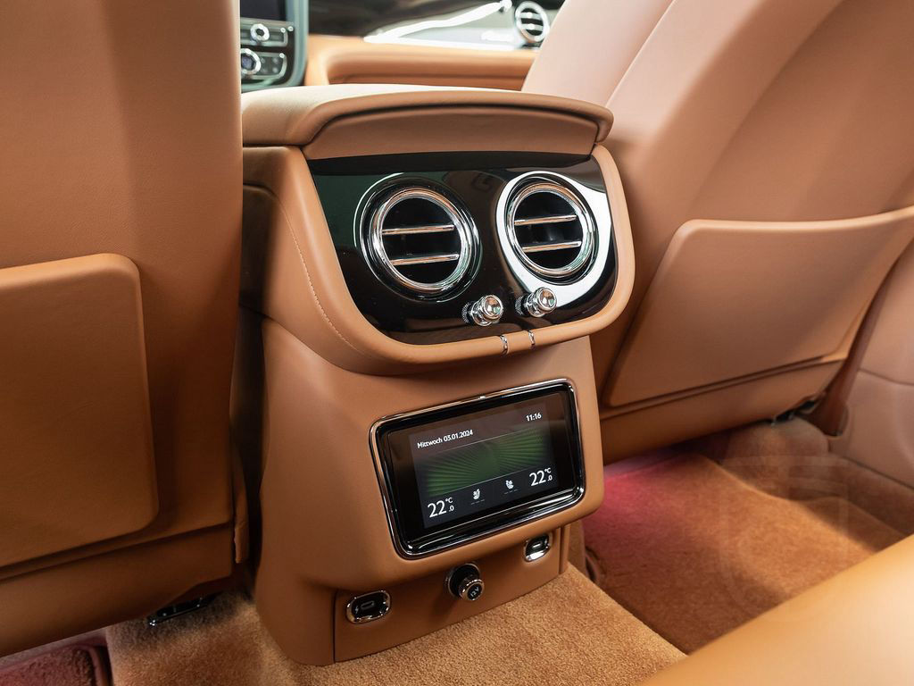 Bentley Bentayga Azure V8 BENTLEY FRANKFURT / FULL