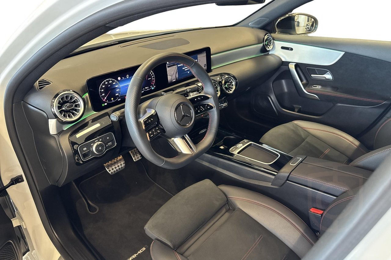 Mercedes-Benz A 250 e Sedan, AMG Line, Panelbelysning, Knigh