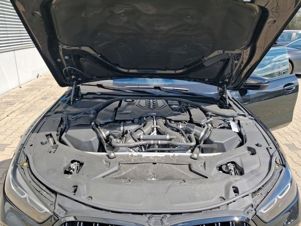 BMW M8 Competition Gran Coupé xDrive Laser Navi DAB