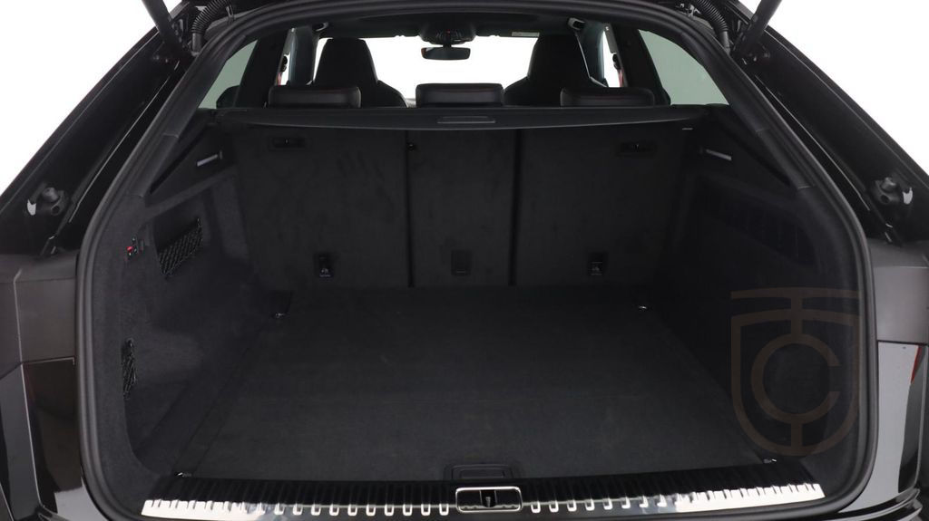Audi SQ8 TFSI quattro