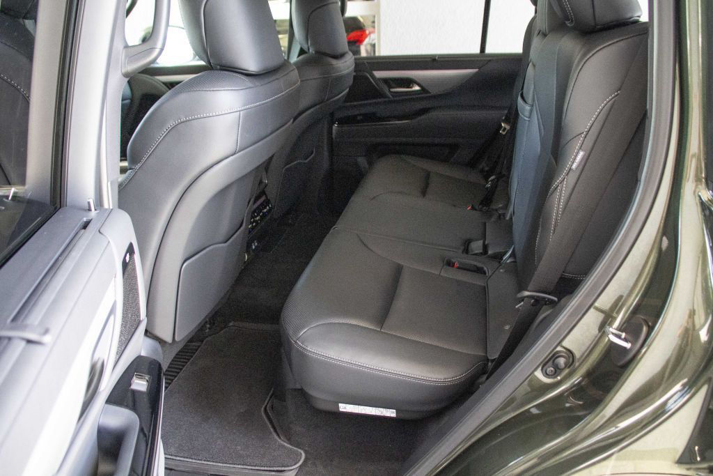 Lexus LX 600 F SPORT