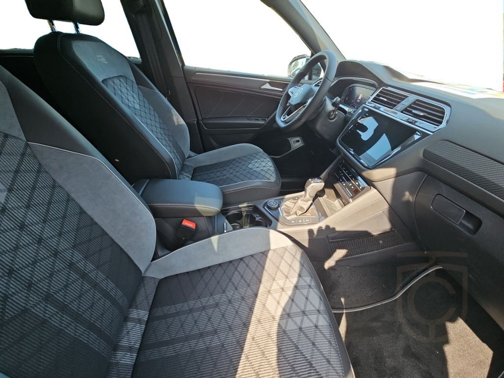 Volkswagen Tiguan Allspace R-Line 2.0 TDI 4M DSG AHK/PANO/3