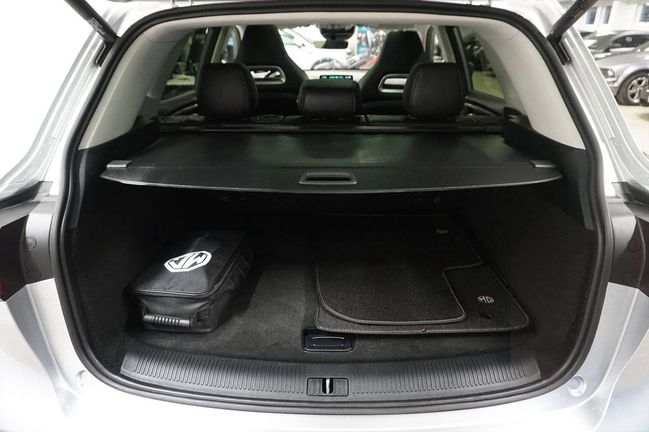 MG EHS LUXURY Plug-in BLACK FRIDAY Panorama