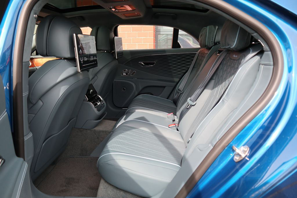 Bentley Flying Spur Azure Hybrid *NAIM*RSE*TV*