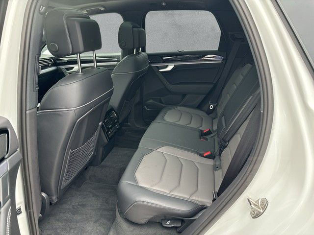 Volkswagen Touareg 3.0 TDI 4Motion R-Line AHK+Luft+Standhe.