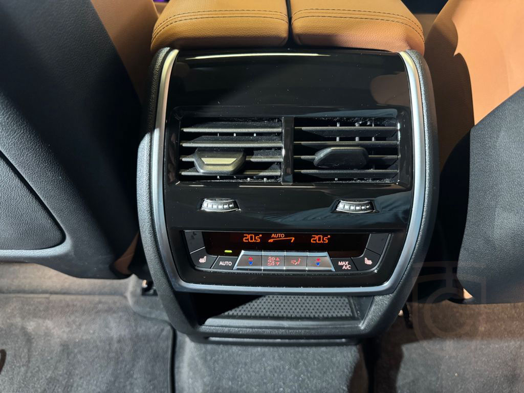 BMW X6 40i xDrive M Sport Pro PANO SKY~HUD~360~22"