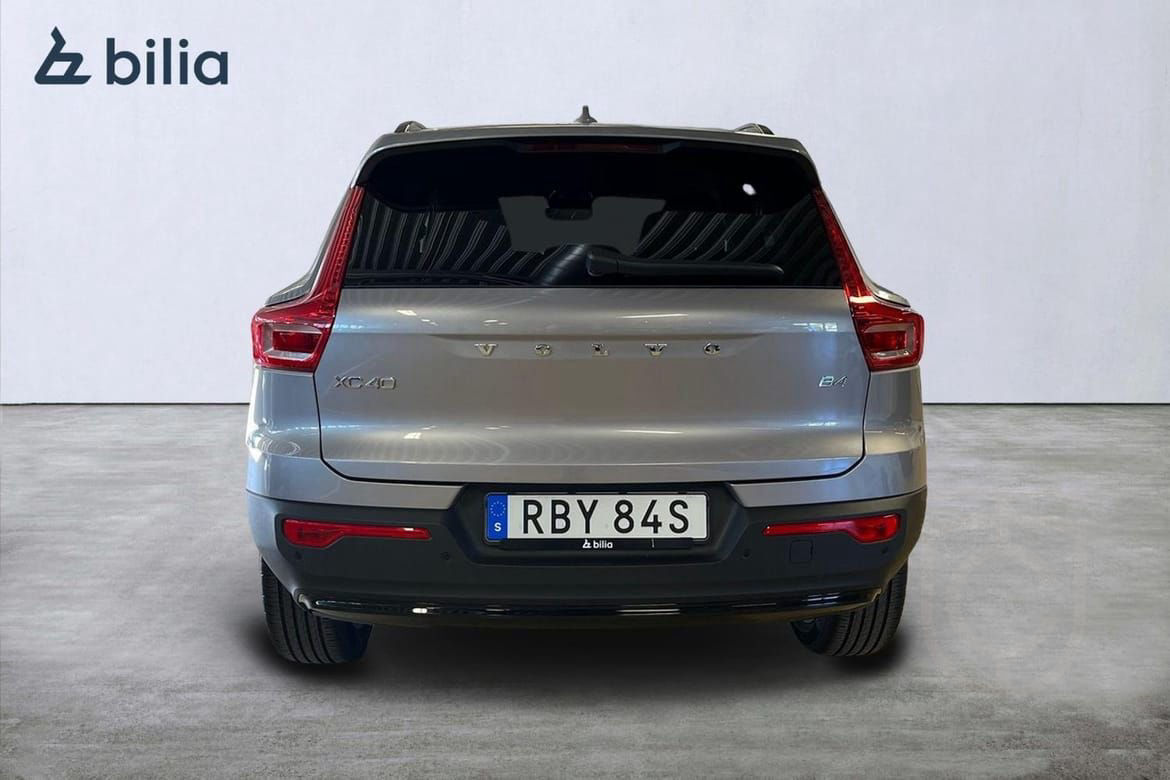 Volvo XC40 B4 FWD Bensin Plus Dark