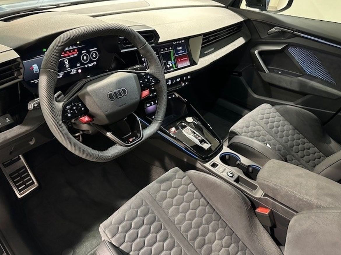 Audi RS3 RS 3 Sportback S-tronic - Snabb