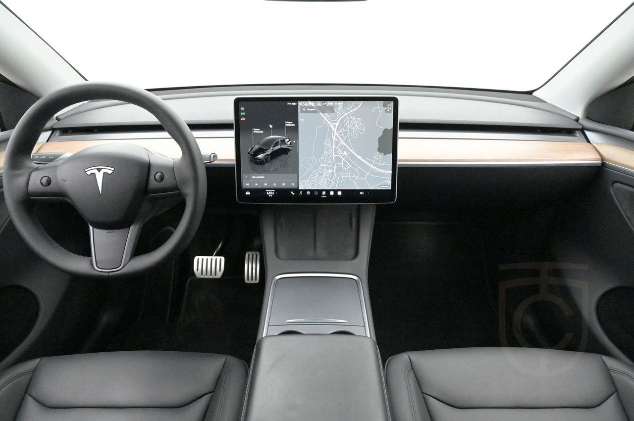 Tesla Model Y Performance AWD Autopilot Pano
