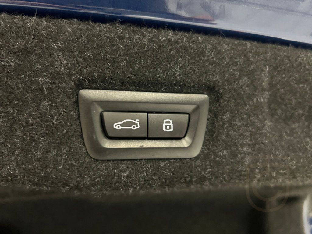 BMW 540 d xDrive M-Sport*HUD*PANO*B&W*KEYL*AHK*360°