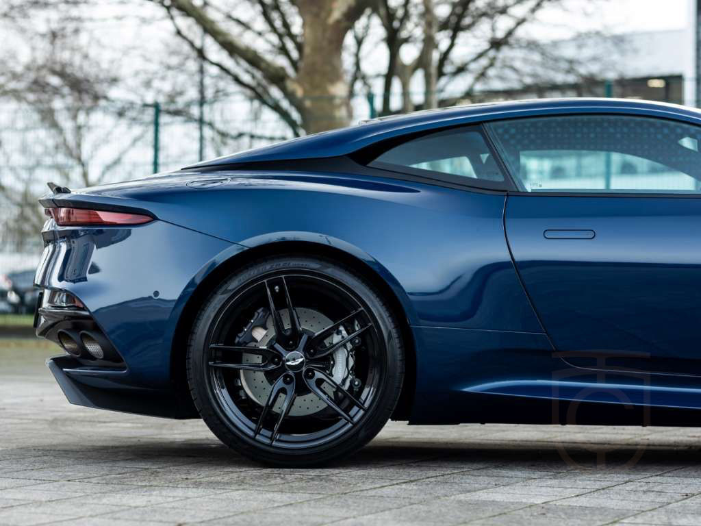 Aston Martin DBS Q Seychelles Blue*Alcantara Black