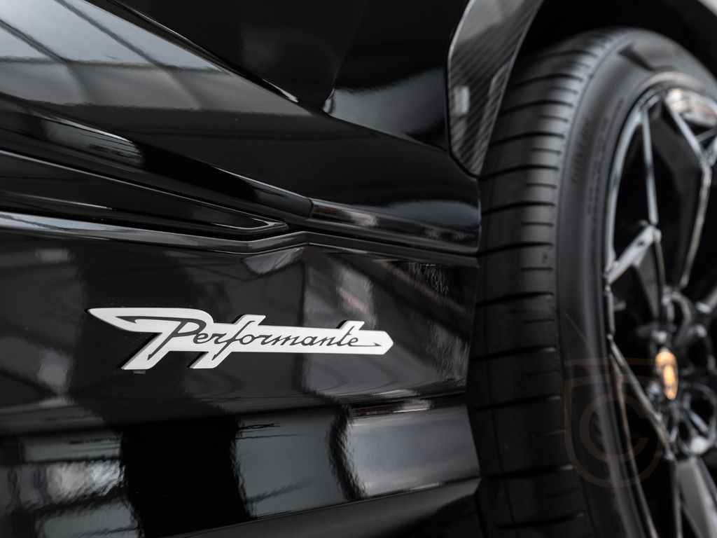 Lamborghini URUS PERFORMANTE/HeadUp/Carbon/23"/Prod.25