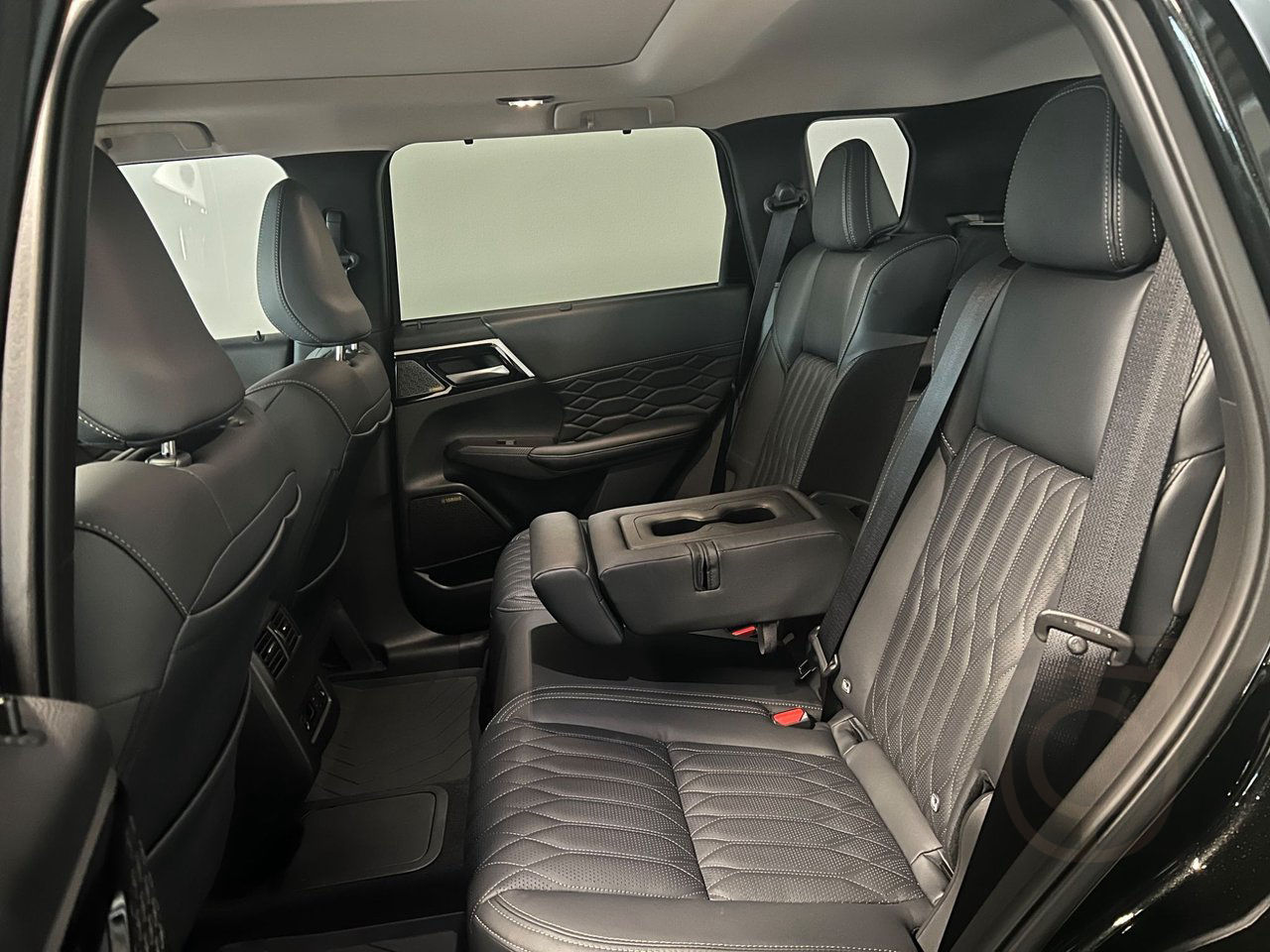 Mitsubishi Outlander Invite PHEV 4wd PLUG IN