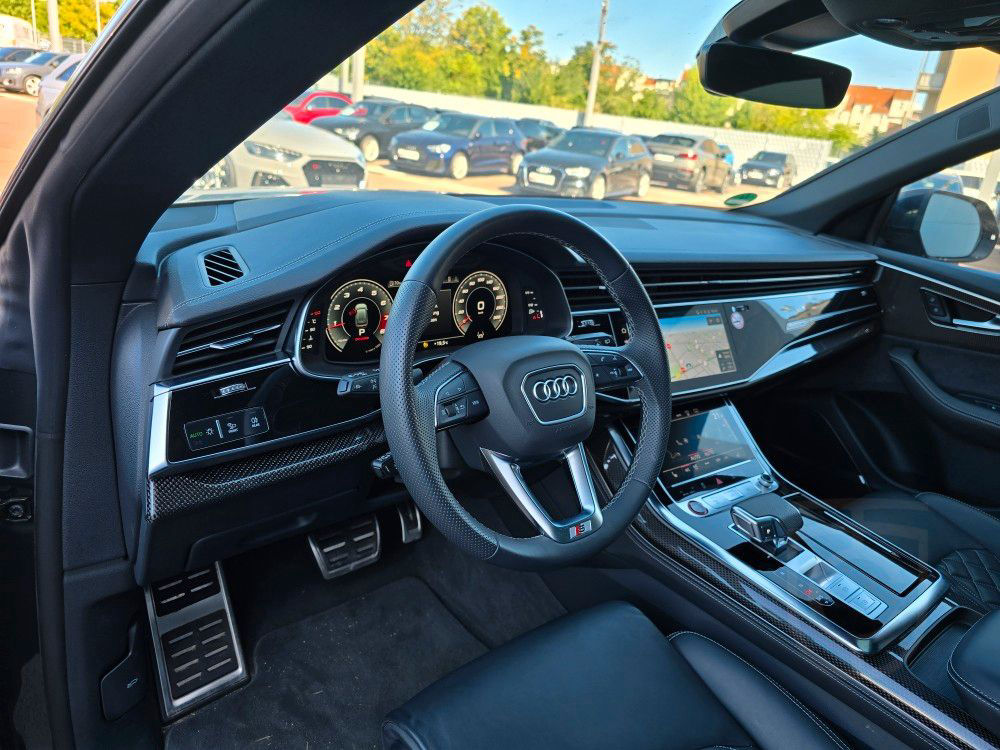 Audi SQ8 AHK PANOD.LEDER MATRIX UPE 138T