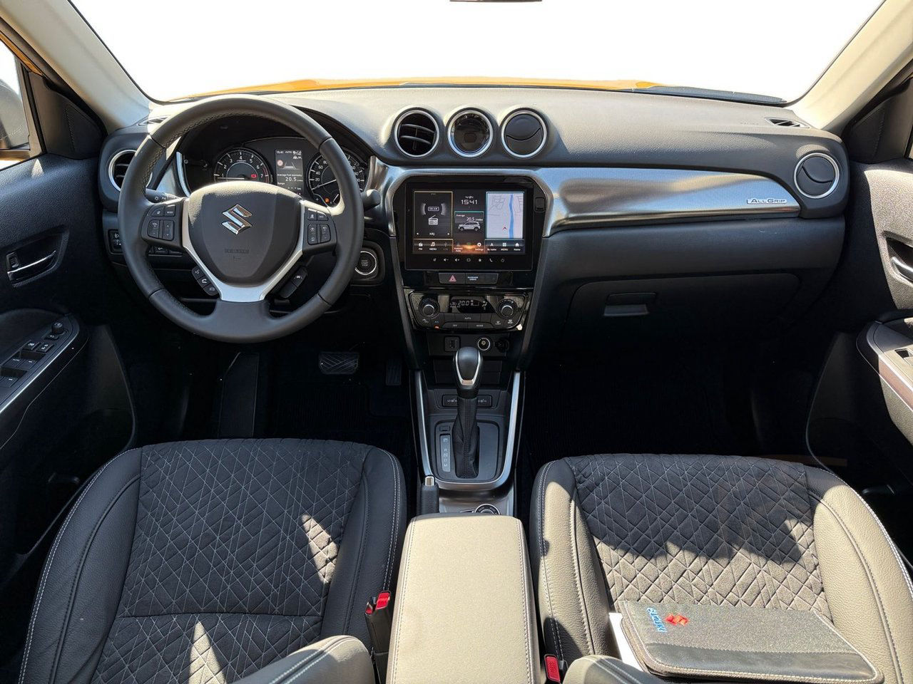 Suzuki Vitara HEV AllGrip Inclusive ink