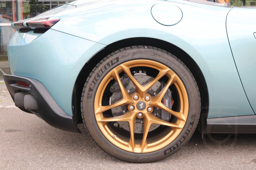 Ferrari Roma Spider