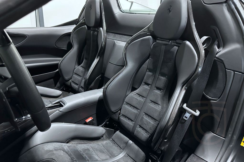 Ferrari SF90 Spider | Lift | LED | Carbon | Racing-Seats