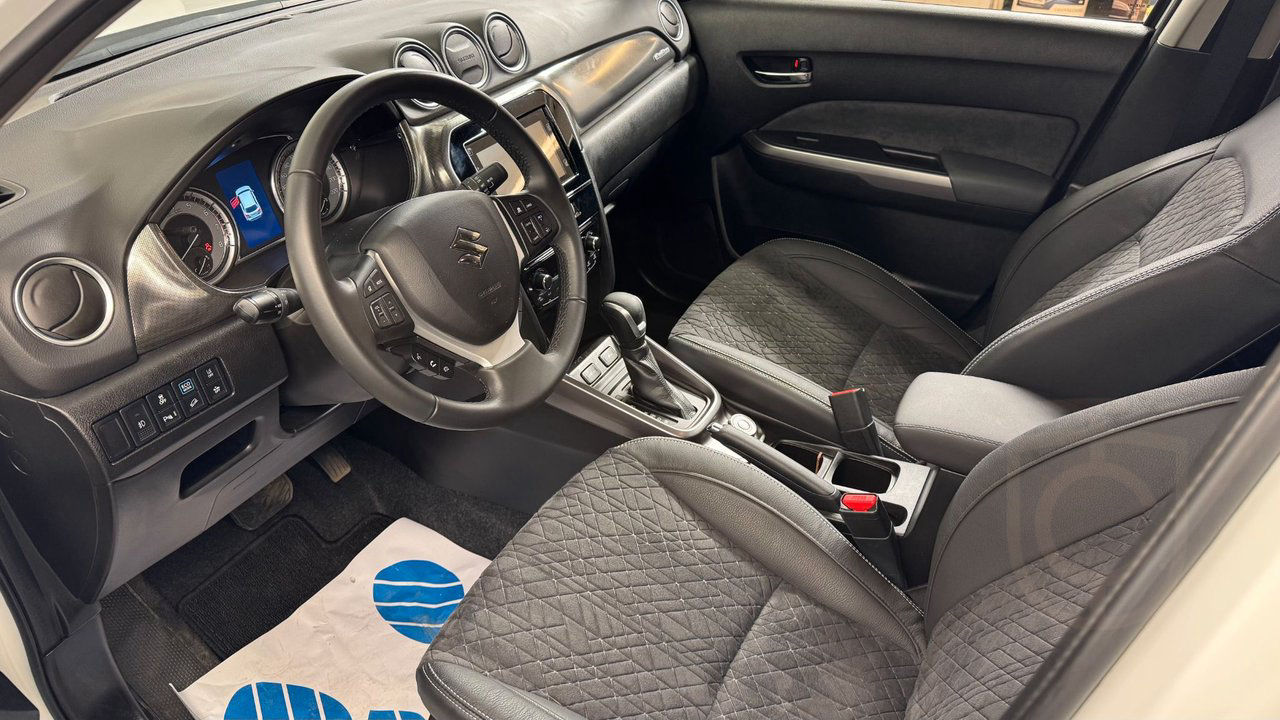Suzuki Vitara Fullhybrid 4x4 Inclusive, Fullt utrustad!
