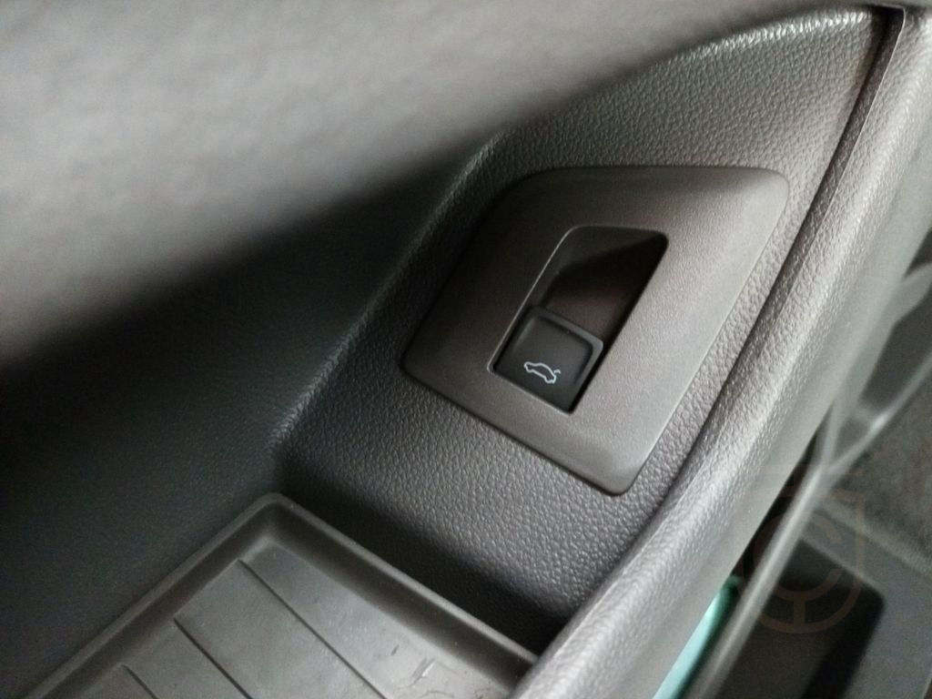 Volkswagen T7 Multivan Life lang 2.0 TDI+Anhängerkupplung+R