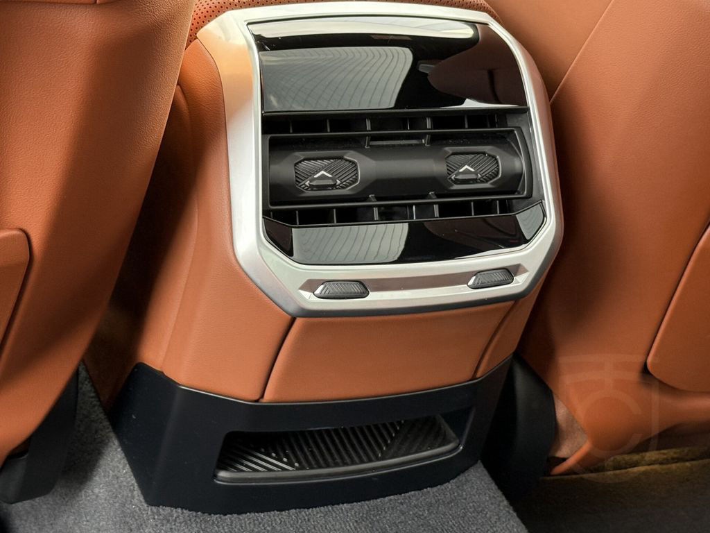 BMW i7 xDrive60 | M-Sport Pro | Panorama Sky Lounge