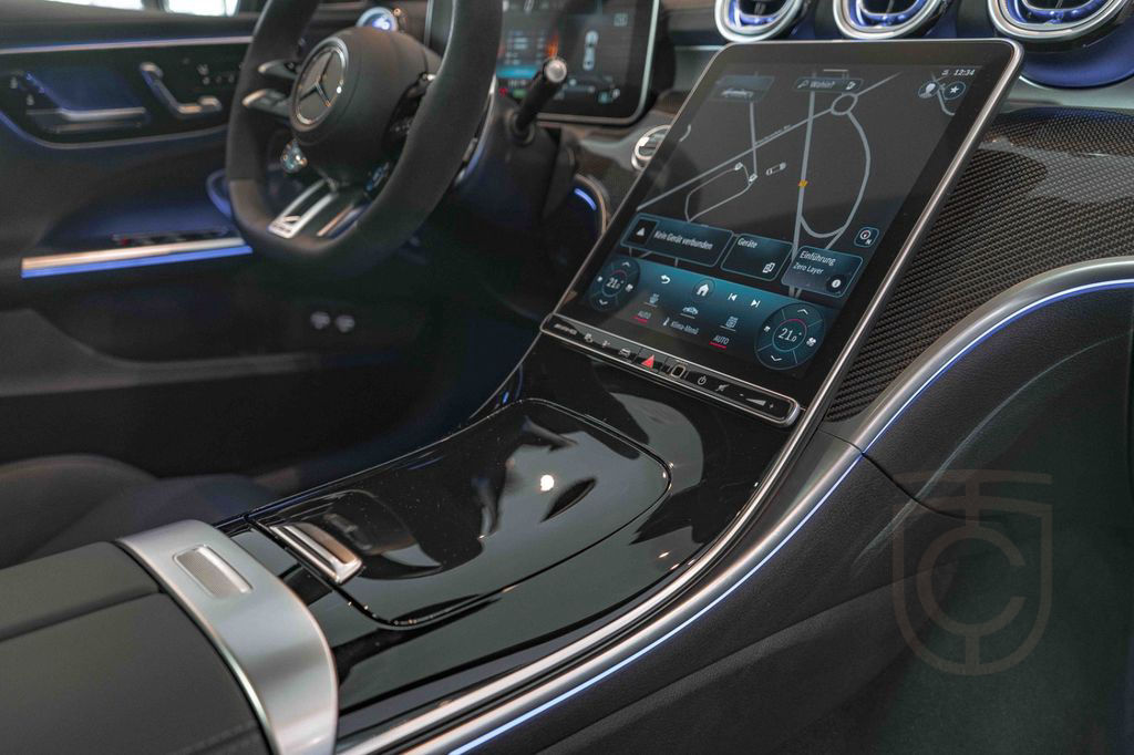 Mercedes-Benz C 63 AMG 4Matic+ S E Performance Carbon Aero HUD