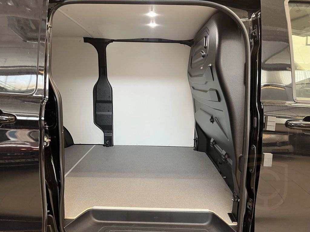 Volkswagen T7 2.0 TDI FWD