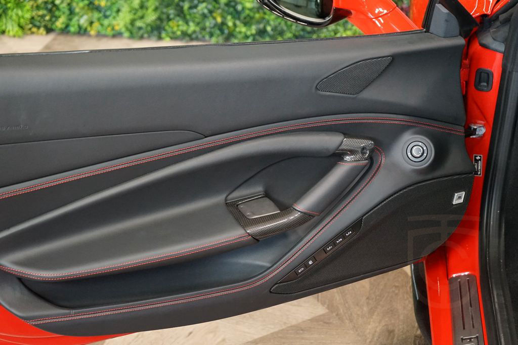 Ferrari F8*SPIDER*LIFT*CARBON*WARRANTY*295.372€ NETTO