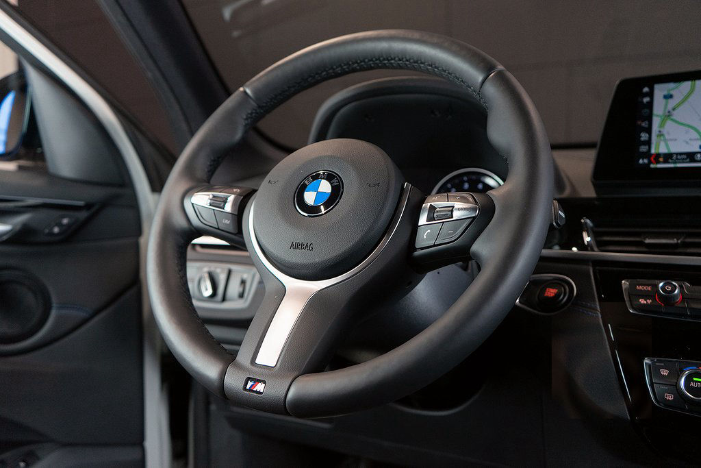 BMW X1 xDrive 25e M-Sport / Connected / Läder / Drag/ 19 tum