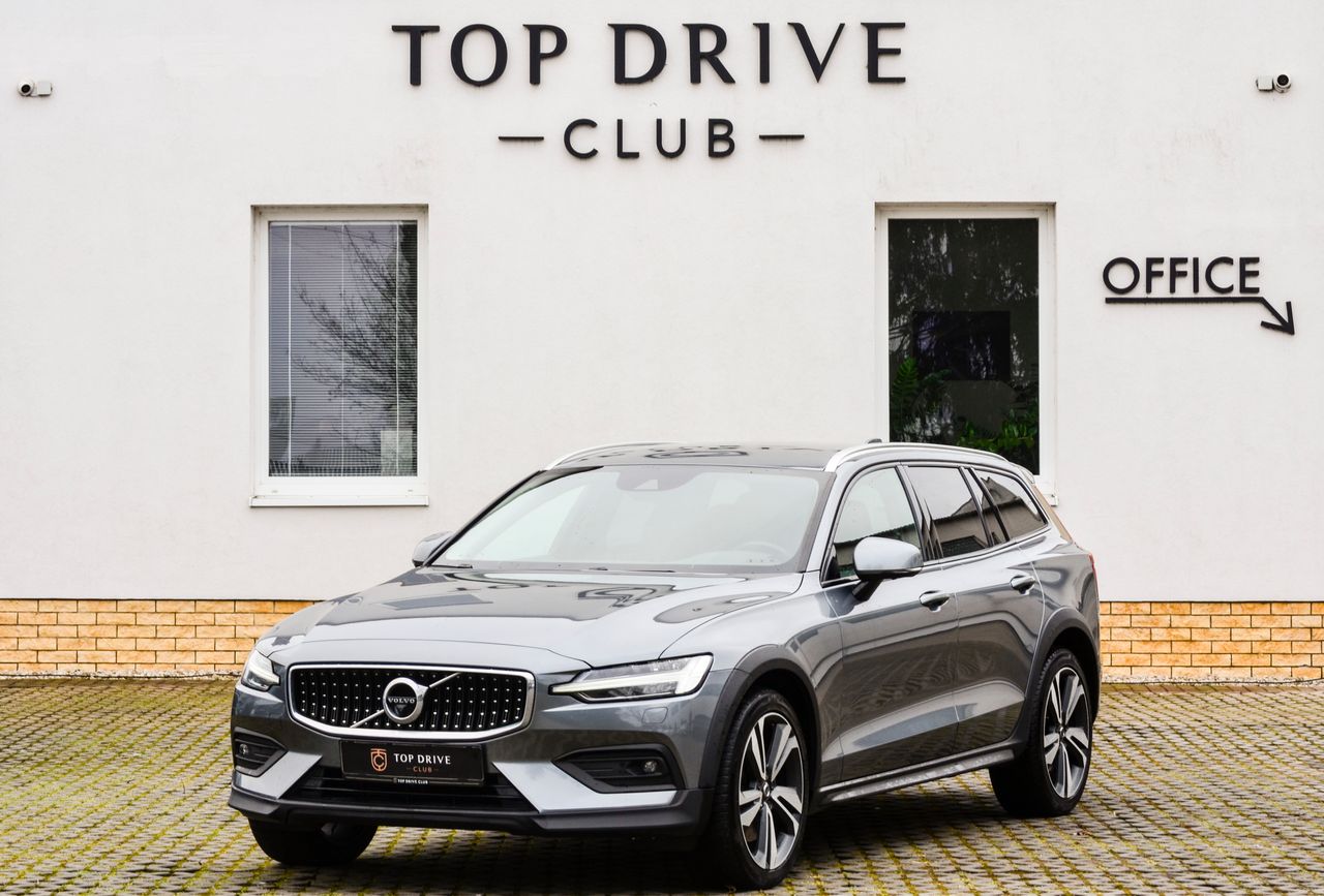 Volvo V60 CC B4 AWD Momentum