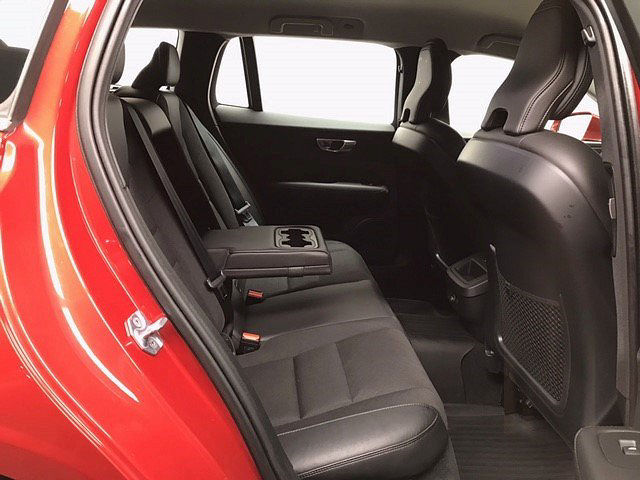 Volvo V60 D4 Momentum Advanced Edition