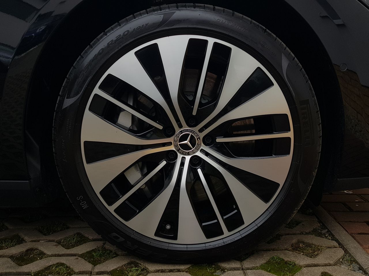 Mercedes-Benz EQE 350+