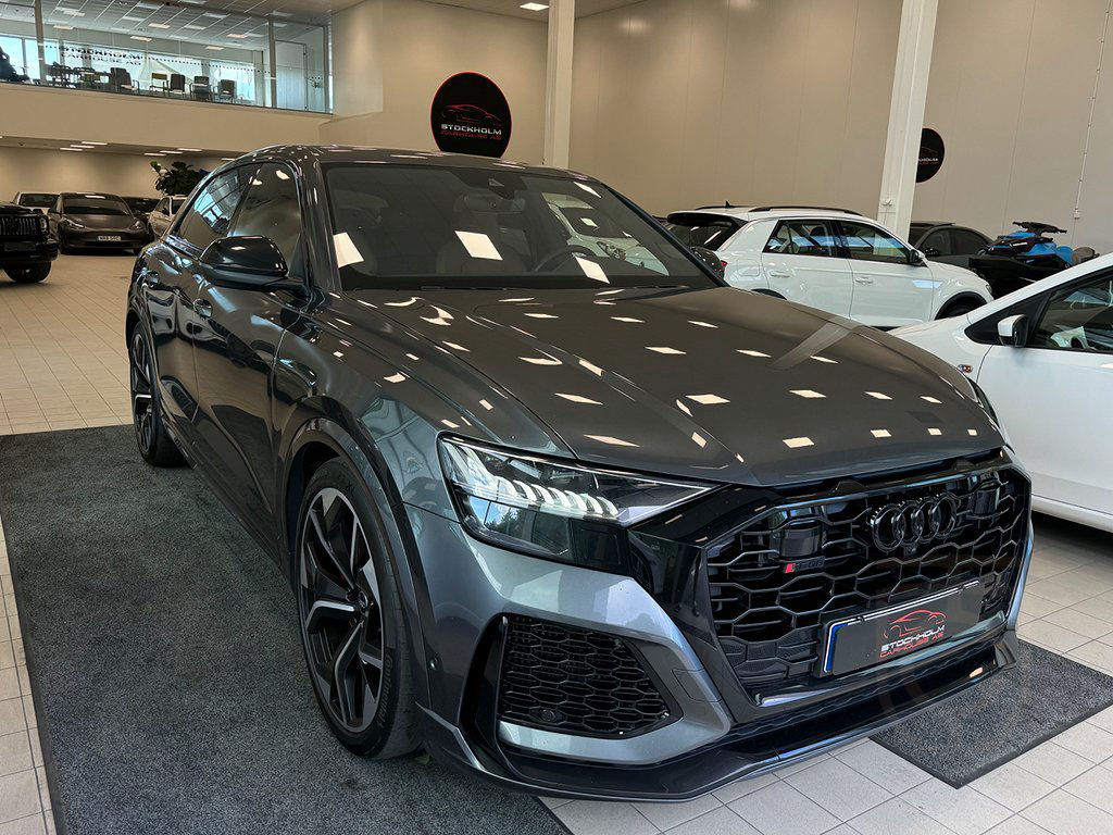 Audi RSQ8