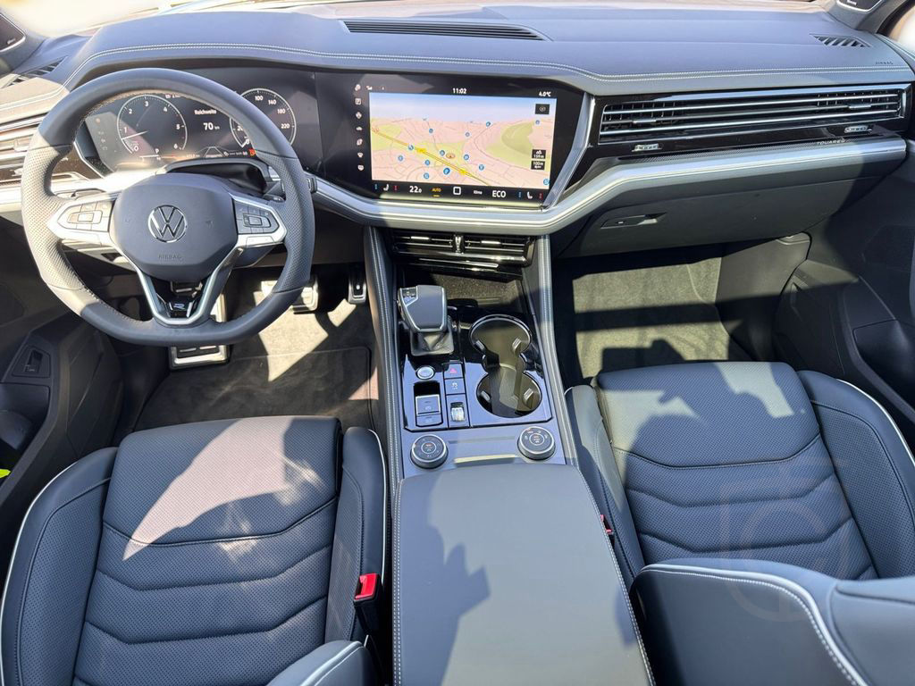 Volkswagen Touareg R-Line 3.0TDI 4M BLACKSTYLE AHK PANO